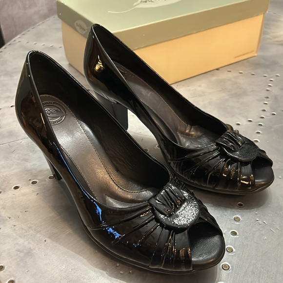 Nurture Black Patent Leather Peep Toe Heels Womens Size 8 - Picture 2 of 5